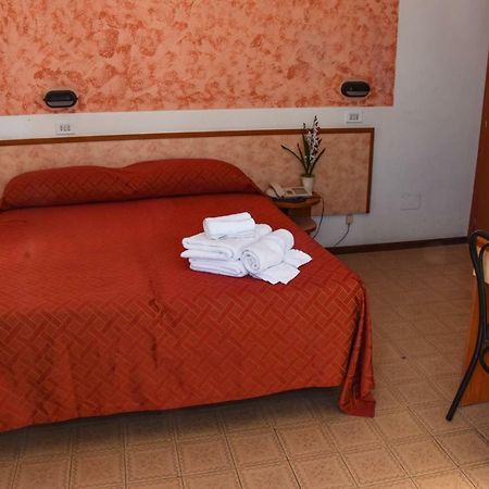 Viserbella di Rimini Tyc Hotel מראה חיצוני תמונה